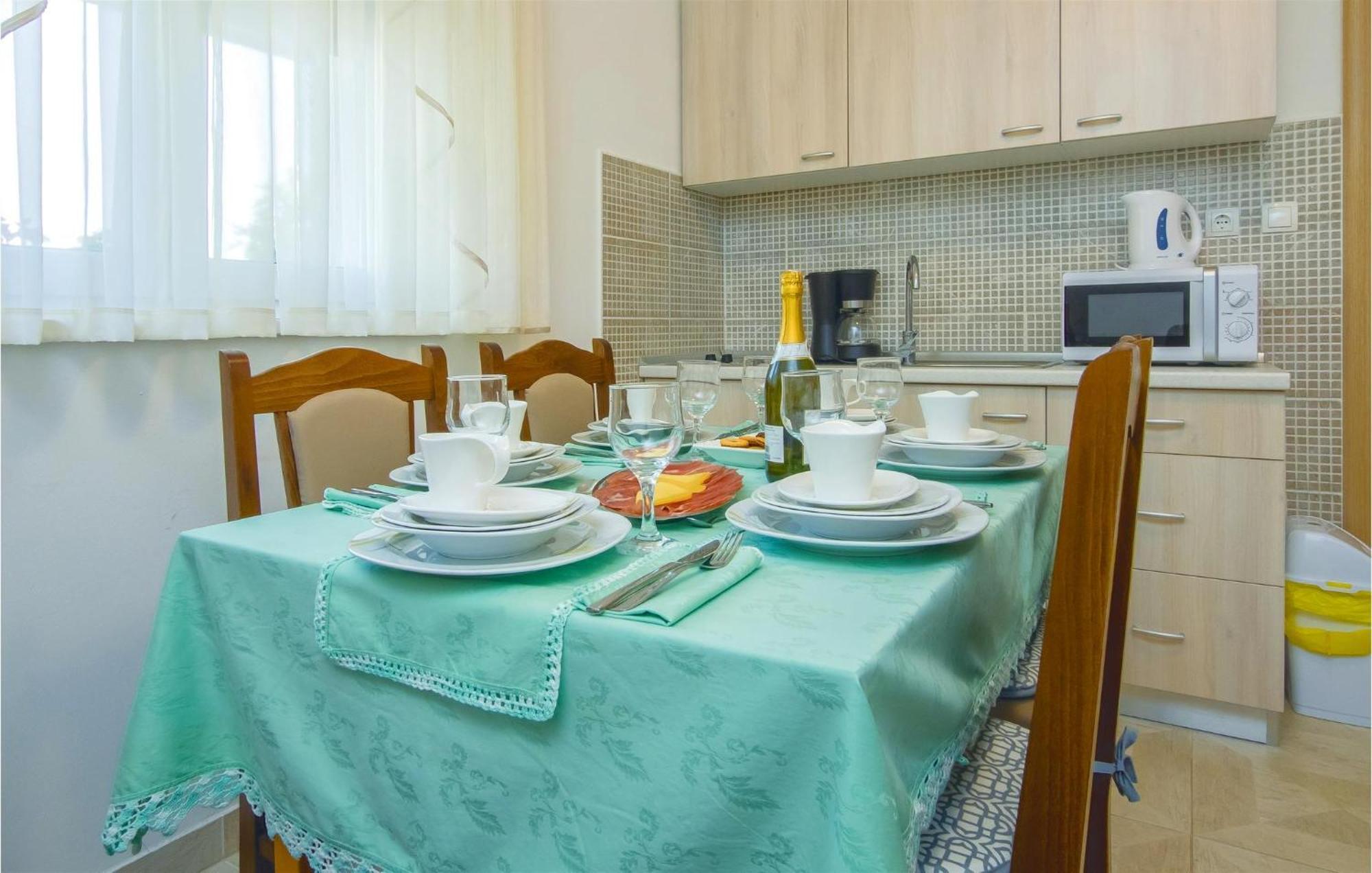 2 Bedroom Awesome Apartment In Mali Rat Sumpetar Exterior foto